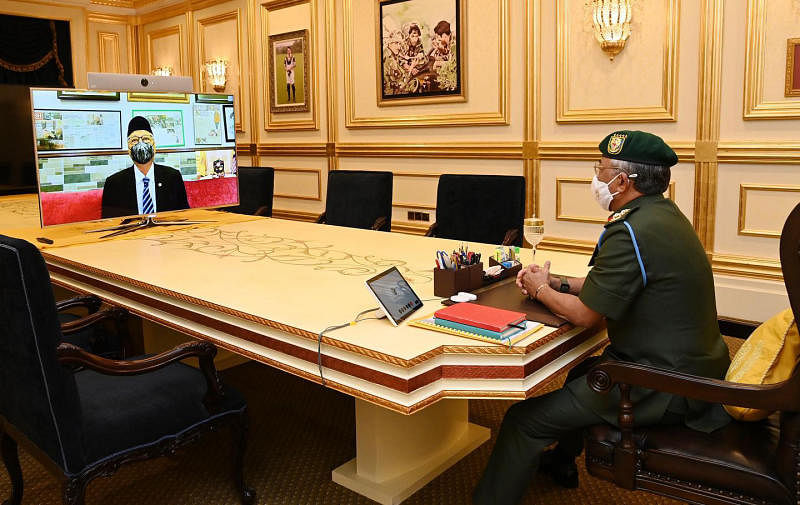 马国首相依斯迈沙比里以视讯方式觐见国家元首阿都拉