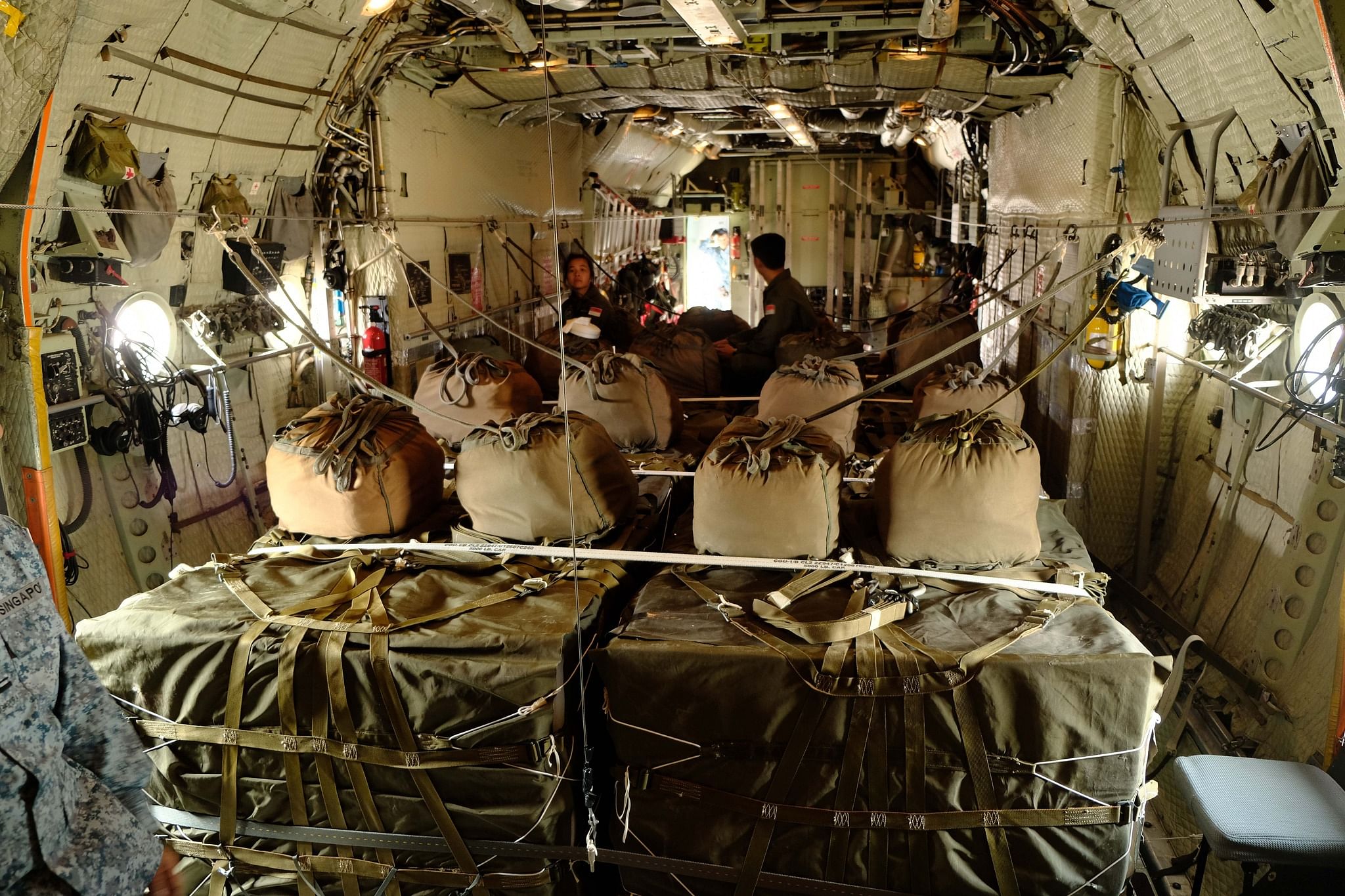 C-130机舱