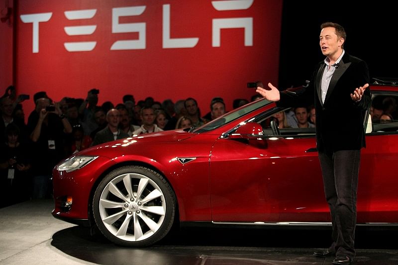 Elon Musk是电动汽车制造商特斯拉（Tesla）及太空探索技术公司（SpaceX）的老板。
