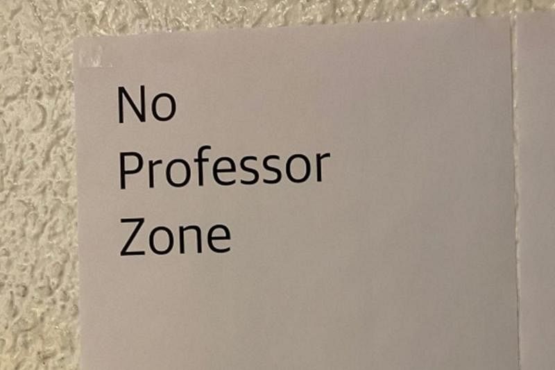还有“No Youtuber Zone”和“No Professor Zone”