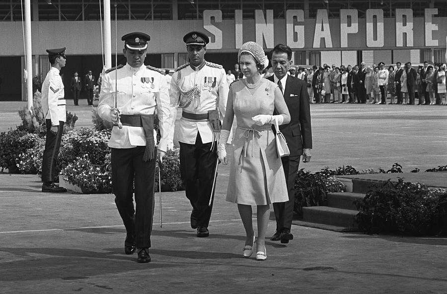 英女王首次访问新加坡