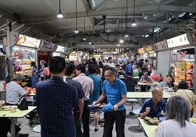 新加坡小贩中心是美食天堂