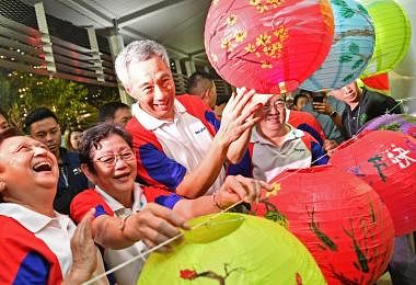 PM Lee Hsien Loong - Happy Mid-Autumn Festival