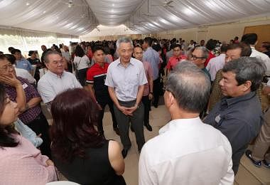 李显龙总理本月14日在茨园民众俱乐部举行的“咖啡聊天室”闭门对话会上，与530名基层领袖进行对话。