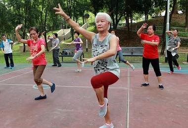 随着人口老化，养老肯定成为新加坡最大的社会问题之一。