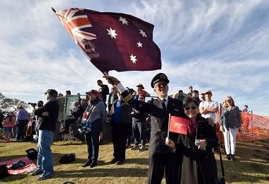 澳大利亚人民挥动国旗送走澳洲昆达士航空（Qantas）最后一班波音747航班