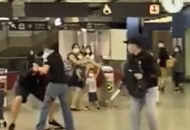香港大围港铁站发生持刀抢劫案