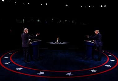 两位老男孩“学乖”了　“比较正常”的第二场美国总统辩论还精彩吗？