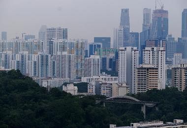 过去十年本地家庭规模越变越小，平均月入越来越高