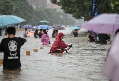 中国河南“千年一遇”暴雨形成洪灾 　已有33人遇难，300多万人受灾