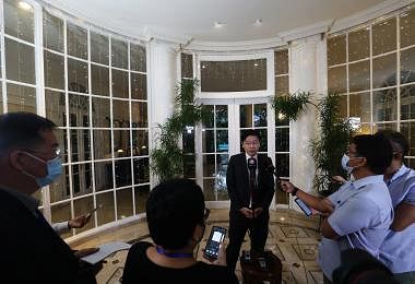 黄循财在最近到印度尼西亚的访问结束前，接受随行新加坡媒体的访问。