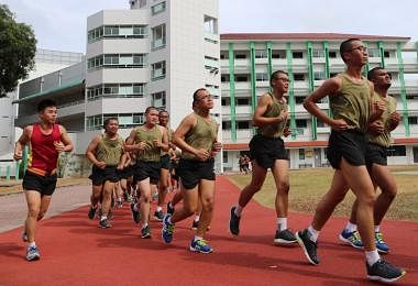 武装部队新兵体能训练