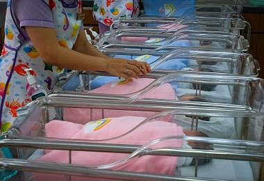 新加坡年长者增多新生儿变少　是时候开始正视某些问题