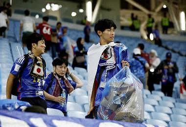 “无论输或赢，场馆须干净”　日本队出局球迷仍自发捡垃圾赢赞赏