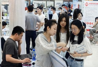 中国青年“下乡”成为新潮流，是半推半就还是权宜之计？