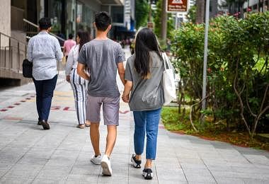 新加坡生育率低　约会App也要背锅？