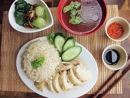 hainanese chicken rice