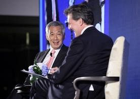 李显龙总理昨晚出席首届“彭博创新经济论坛”的欢迎晚宴
