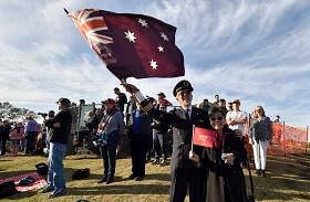 澳大利亚人民挥动国旗送走澳洲昆达士航空（Qantas）最后一班波音747航班