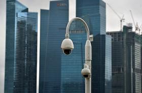 新加坡商业区的监控摄像头