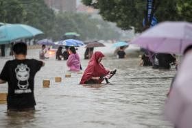 中国河南“千年一遇”暴雨形成洪灾 　已有33人遇难，300多万人受灾