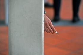 控烟遇瓶颈又杀出电子烟　新加坡有必要禁年轻世代吸烟吗？